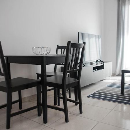 Renovated One Bedroom Apartment In Paphos With Pool 외부 사진