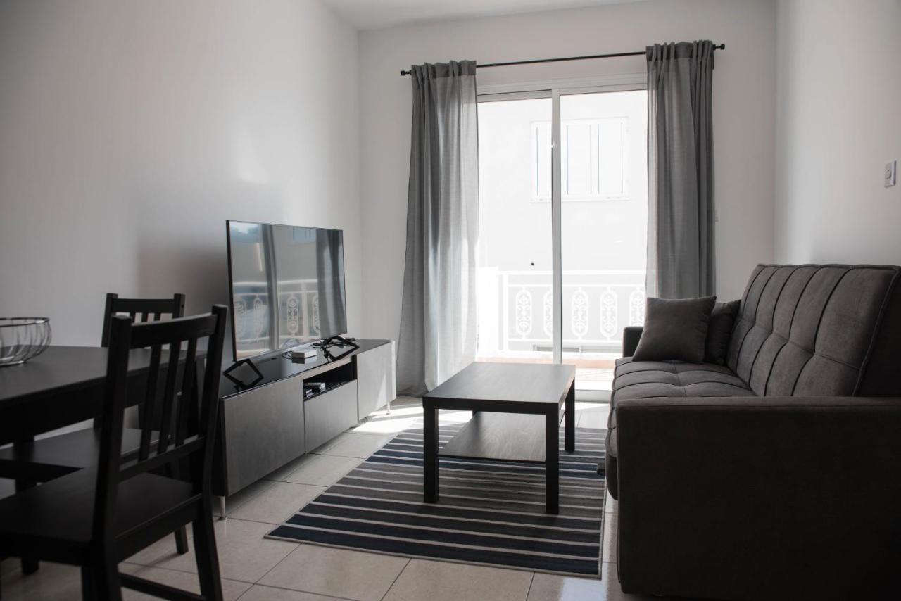 Renovated One Bedroom Apartment In Paphos With Pool 외부 사진